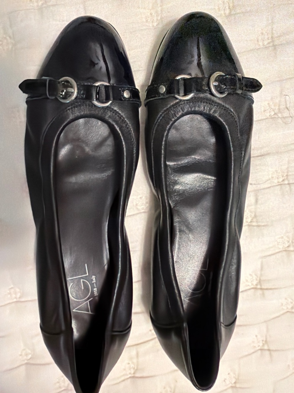 AGL black flats